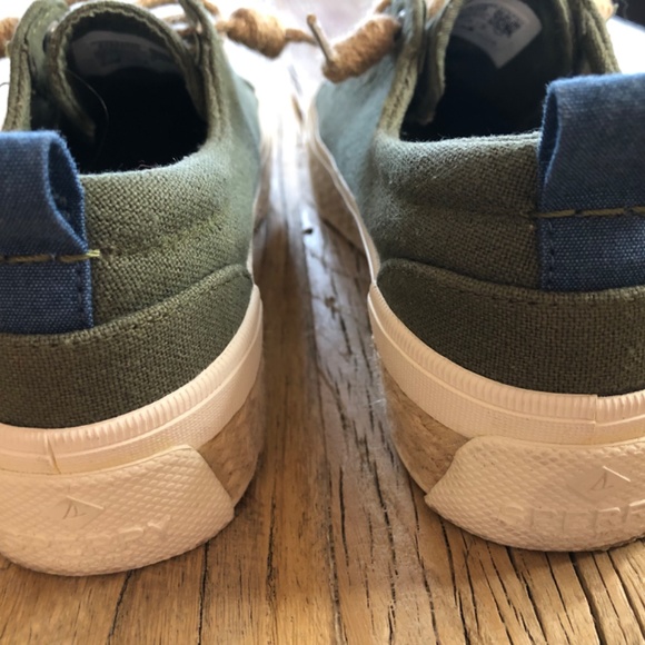 As good as new 
Look vintage sperry top siders en toile - Picture 4 of 5